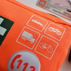 Apteczka: Co musisz mieć w domu, aucie i w podróży? Pełny poradnik