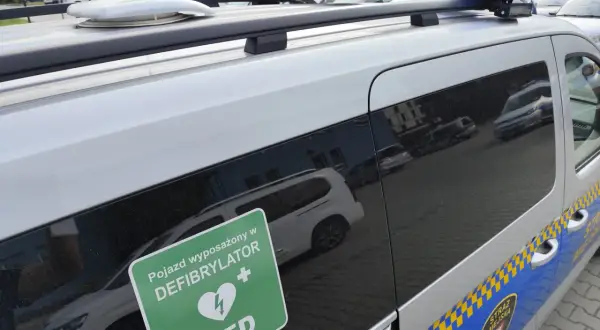 Nie bój się AED! Jak defibrylator ratuje życie?