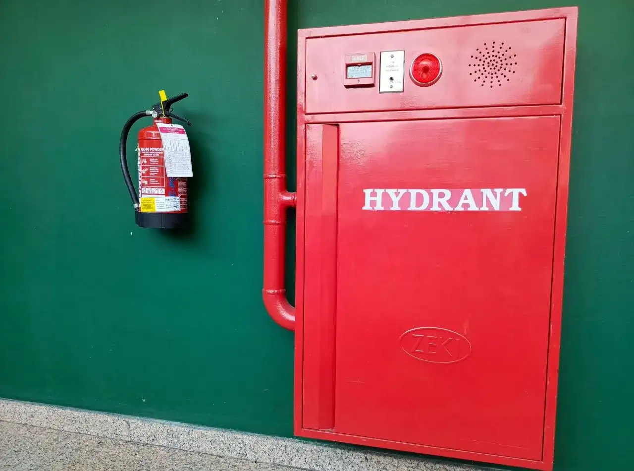 Hydrant czy gaśnica? Zasady bezpiecznego użycia